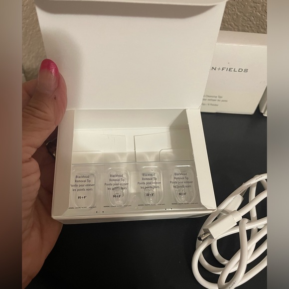 Rodan+Fields Pore Cleansing MD - Picture 2 of 4